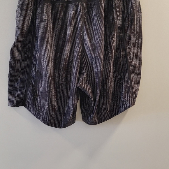 Lululemon Pace Breaker Shorts - Picture 5 of 5